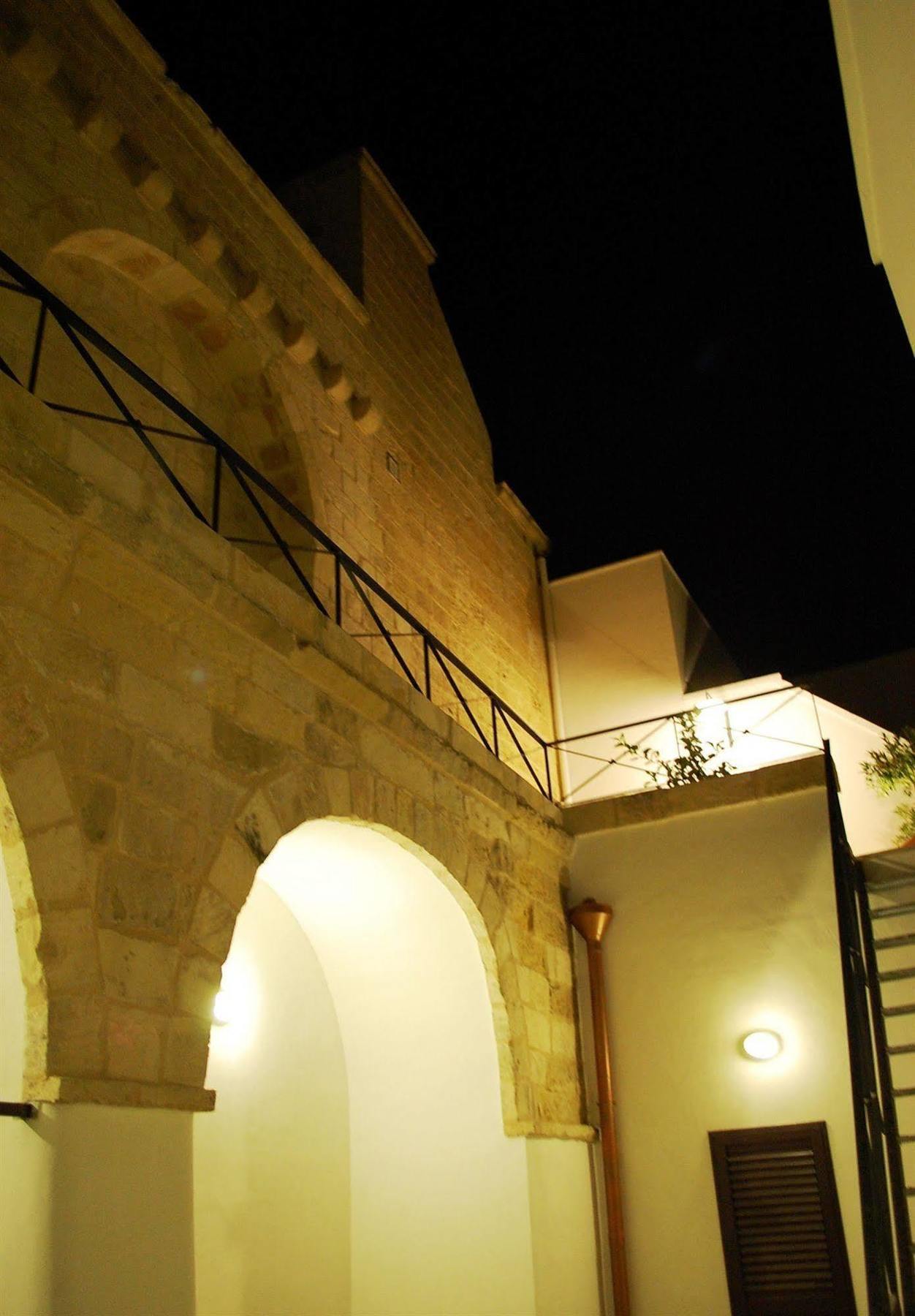 B&B Residenza Pizziniaco Лечче Экстерьер фото